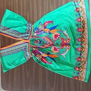 Twenty One Brand Size S Green with Bright Pattern Top